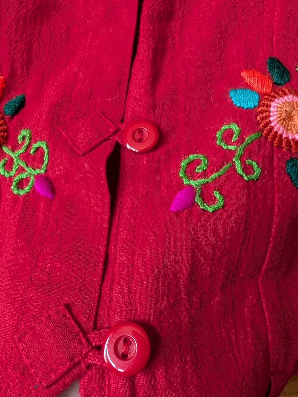 Lovely Red Embroidered Sleeveless Tank Top - Picture 11 of 11